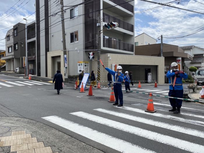 2022年4月　横浜市神奈川区子安通　舗装補修工事に伴う交通誘導警備業務