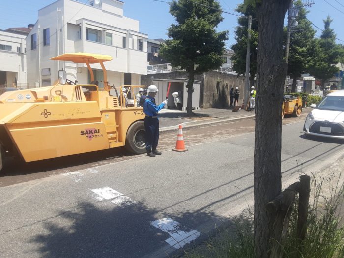 2022年5月　横浜市港南区港南台　舗装補修工事に伴う交通誘導警備業務
