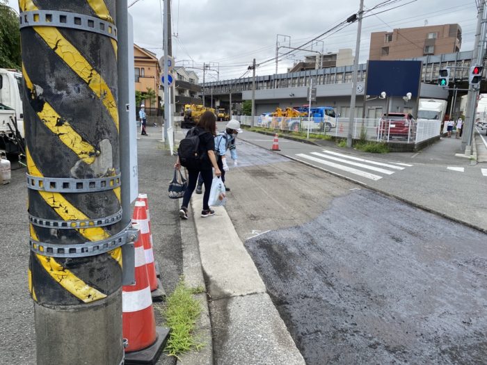 2022年8月　横浜市港北区新吉田　舗装補修工事に伴う交通誘導警備業務